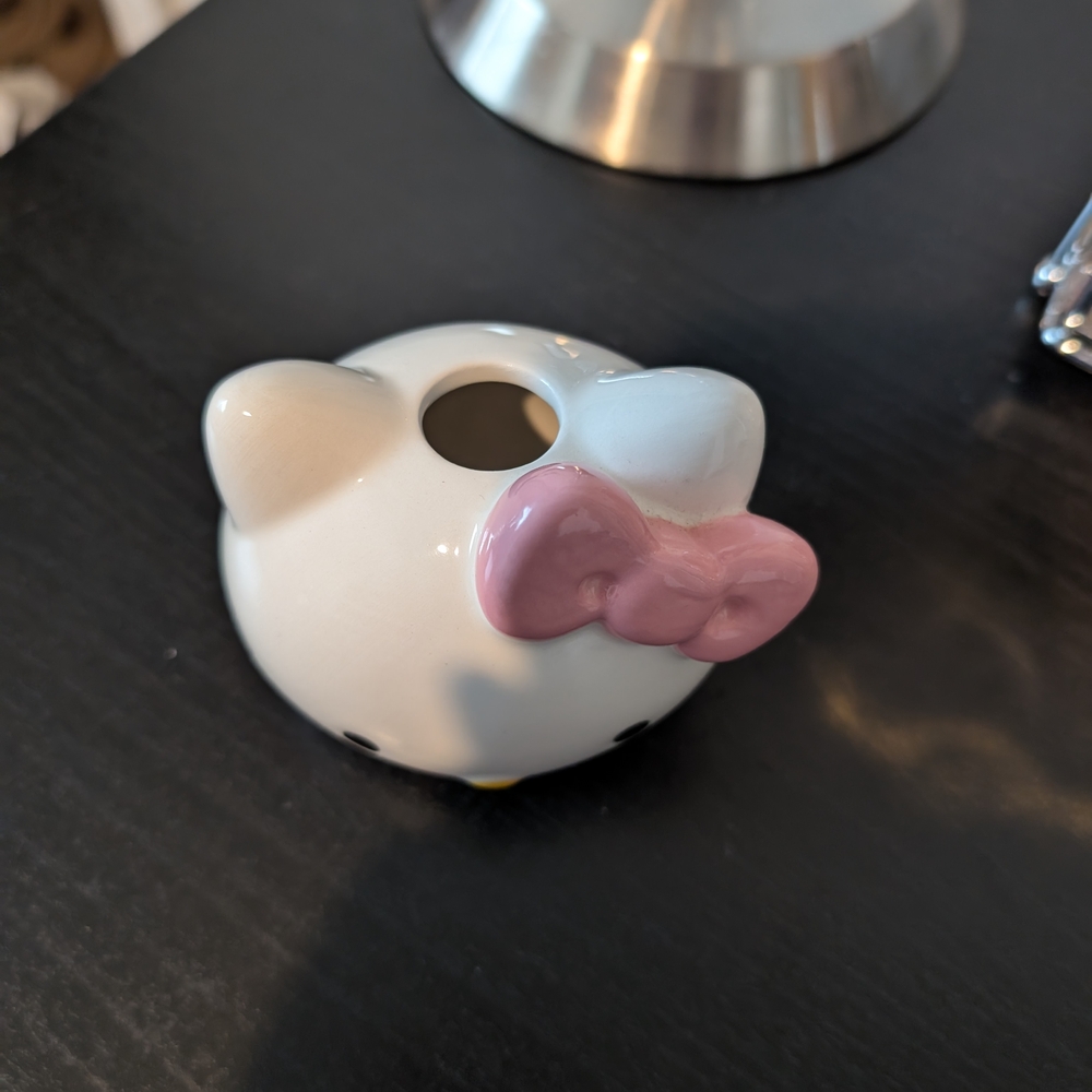 Hello Kitty Ceramic Coin Bank - Picture 2 of 4